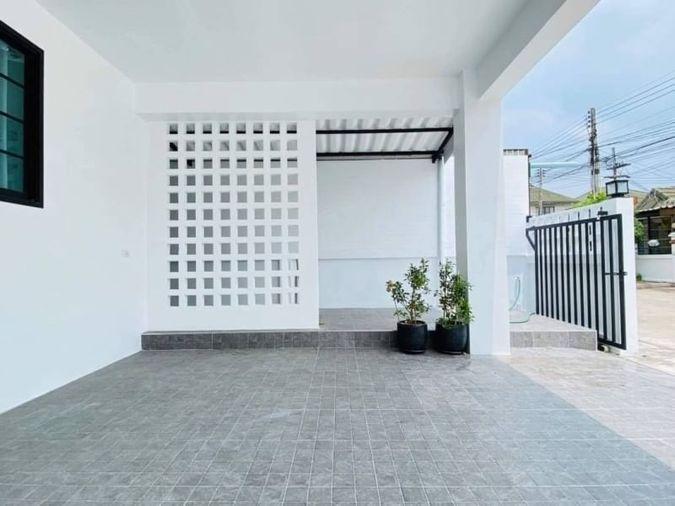 picture Second-hand semi-detached house in Sriracha, cheap price, newly renovated, nine-kilometre zone. - 6/20