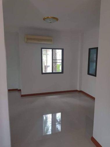 รูป บ้านเดี่ยวศรีราชา 2 ชั้น หมู่บ้านอัมพรเพลส ศรีราชา ชลบุรี  - รูปที่ 6/8
