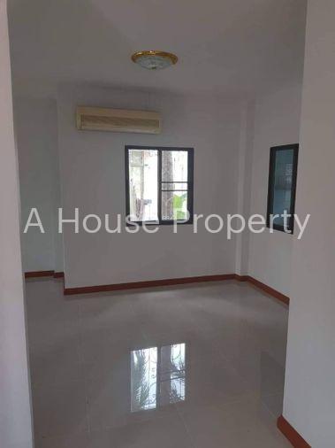 รูป บ้านเดี่ยวศรีราชา 2 ชั้น หมู่บ้านอัมพรเพลส ศรีราชา ชลบุรี - รูปที่ 6/8