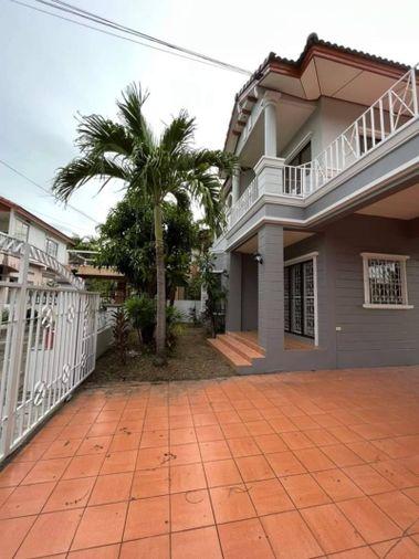 รูป บ้านเดี่ยวศรีราชา 2 ชั้น หมู่บ้านอัมพรเพลส ศรีราชา ชลบุรี  - รูปที่ 2/8