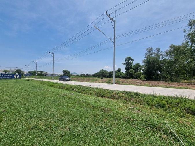 picture Beautiful plot of land for sale, orange area, complete with water and electricity, Nong Kham zone, Sriracha. - 9/17