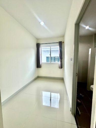 picture Sriracha commercial building for sale, 2 units, corner room, modern style. - 18/20