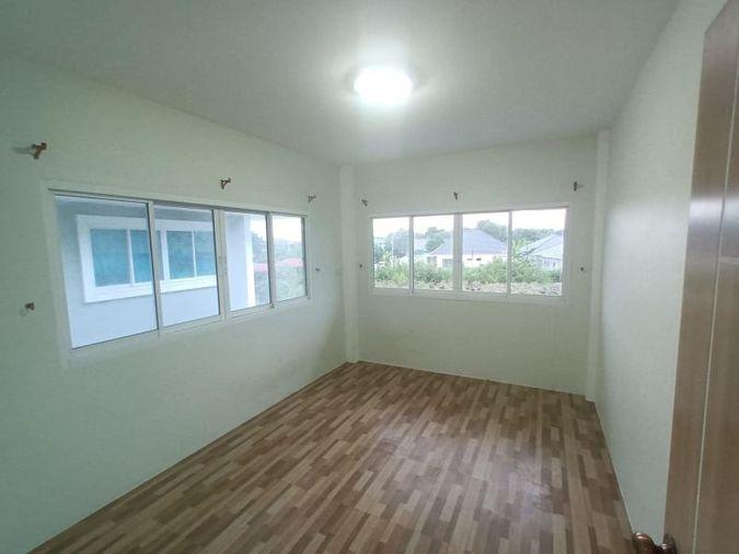 picture Second-hand semi-detached house, cheap price, Country Village 3, Bueng, Sriracha, Chonburi - 12/18