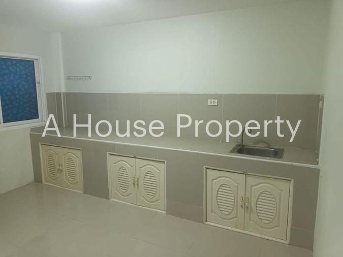 picture Second-hand semi-detached house, cheap price, Country Village 3, Bueng, Sriracha, Chonburi - 14/18