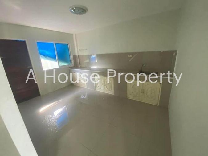 picture Second-hand semi-detached house, cheap price, Country Village 3, Bueng, Sriracha, Chonburi - 15/18