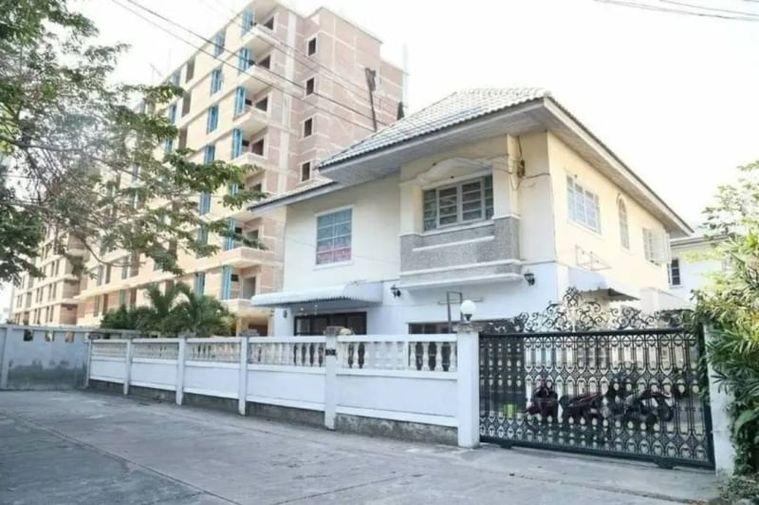 picture Second-hand detached house, corner house, Saen Suk Village, Bang Saen, Chonburi. - 1/12