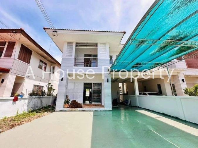 รูป บ้านแฝดมือสอง รีโนเวทใหม่ หมู่บ้านโฮมทาวน์ศรีราชา ชลบุรี - รูปที่ 1/7