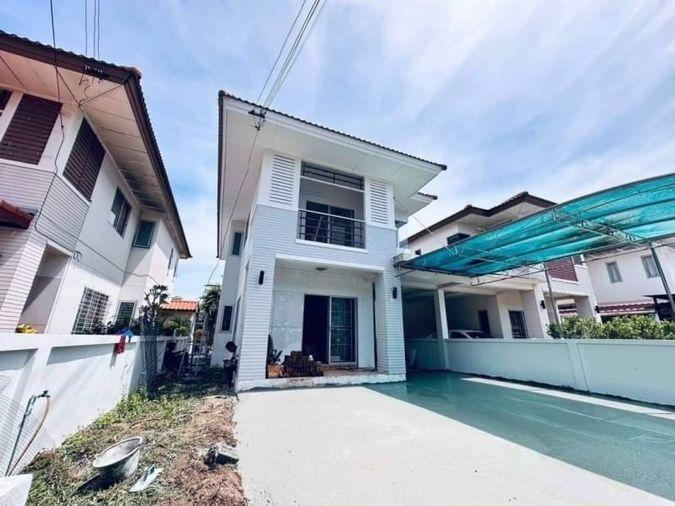 รูป บ้านแฝดมือสอง รีโนเวทใหม่ หมู่บ้านโฮมทาวน์ศรีราชา  ชลบุรี  - รูปที่ 2/7