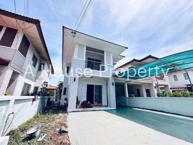 รูป บ้านแฝดมือสอง รีโนเวทใหม่ หมู่บ้านโฮมทาวน์ศรีราชา ชลบุรี - รูปที่ 2/7