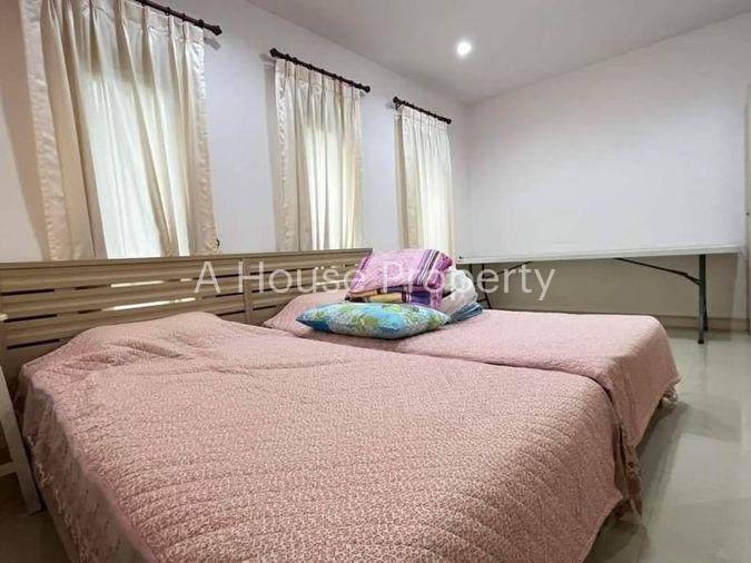picture Large second-hand detached house, Casaluna project, Bang Phra, Chonburi. - 13/19