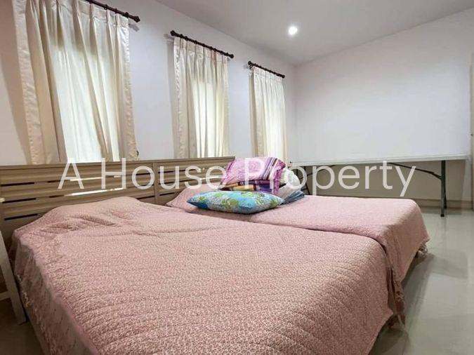 picture Large second-hand detached house, Casaluna project, Bang Phra, Chonburi. - 13/19