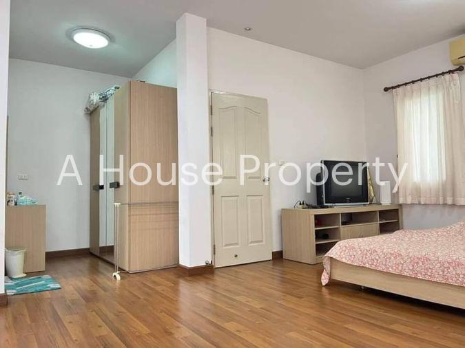 picture Large second-hand detached house, Casaluna project, Bang Phra, Chonburi. - 8/19