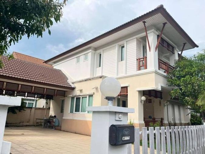 picture Large second-hand detached house, Casaluna project, Bang Phra, Chonburi. - 1/19