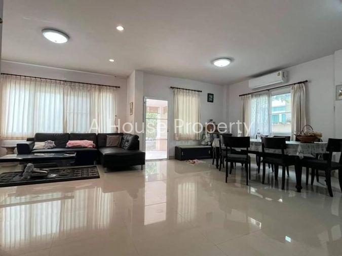 picture Large second-hand detached house, Casaluna project, Bang Phra, Chonburi. - 5/19