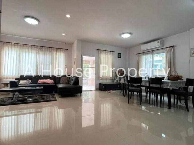 picture Large second-hand detached house, Casaluna project, Bang Phra, Chonburi. - 5/19