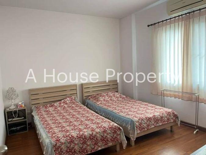 picture Large second-hand detached house, Casaluna project, Bang Phra, Chonburi. - 14/19