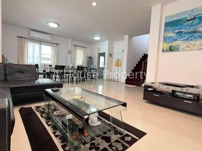 picture Large second-hand detached house, Casaluna project, Bang Phra, Chonburi. - 3/19
