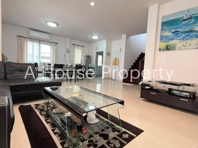 picture Large second-hand detached house, Casaluna project, Bang Phra, Chonburi. - 3/19