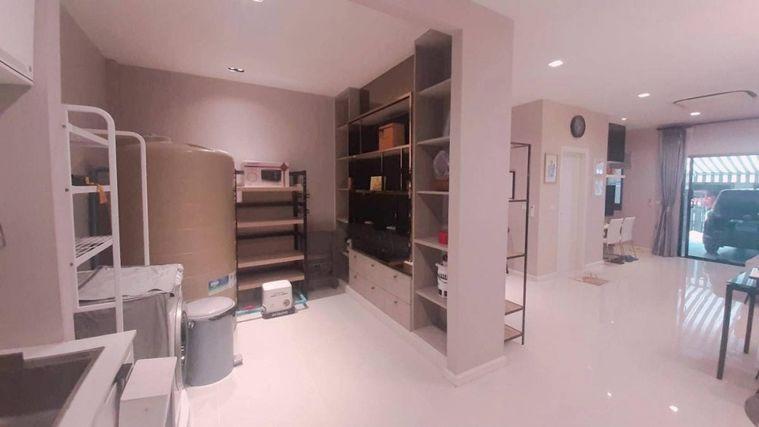 picture 3-story townhome for rent, Eigen Pattanakarn  - 30/31