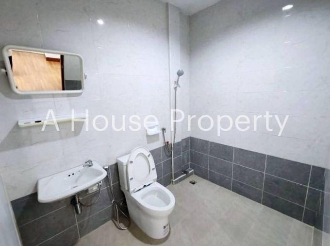 รูป ทาวน์เฮ้าส์มือสอง หมู่บ้านทองสิริ อัสสัมชัญ ไร่กล้วย ศรีราชา - รูปที่ 13/15