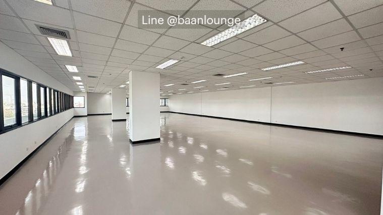 picture Office for rent, Sorachai Building Ekkamai near BTS Ekkamai, 6 minutes. - 6/16