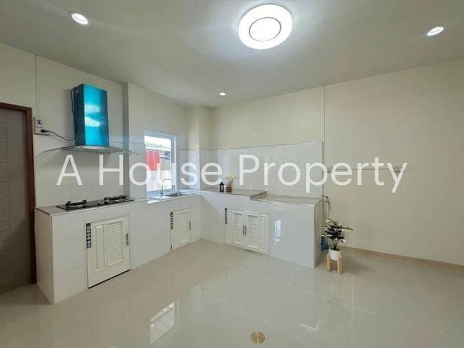 รูป บ้านแฝดมือสอง รีโนเวทใหม่ โซนเก้ากิโล ศรีราชา ชลบุรี - รูปที่ 11/17
