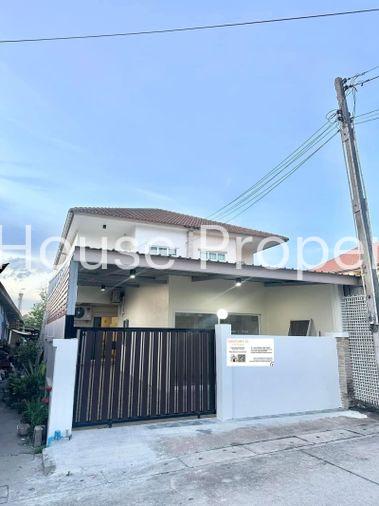 รูป บ้านแฝดมือสอง รีโนเวทใหม่ โซนเก้ากิโล ศรีราชา ชลบุรี - รูปที่ 1/17