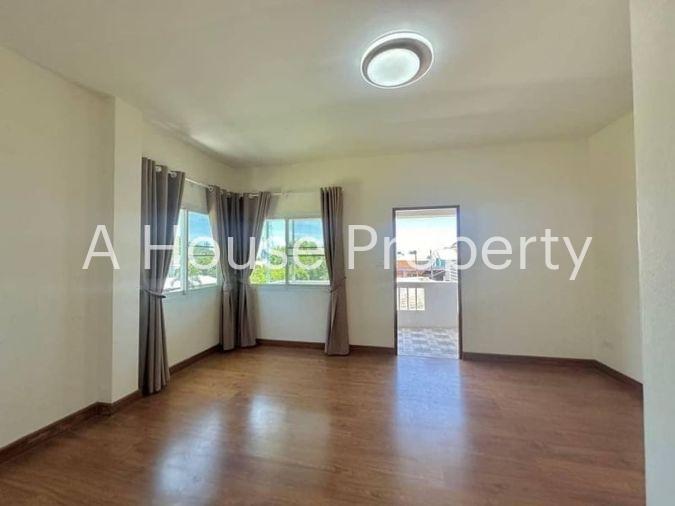 รูป บ้านแฝดมือสอง รีโนเวทใหม่ โซนเก้ากิโล ศรีราชา ชลบุรี - รูปที่ 10/17