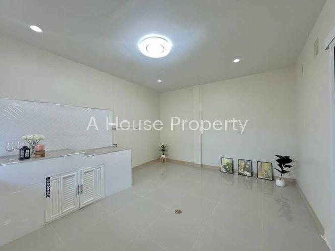 picture Second-hand semi-detached house, newly renovated, nine kilometers zone, Sriracha, Chonburi - 12/17