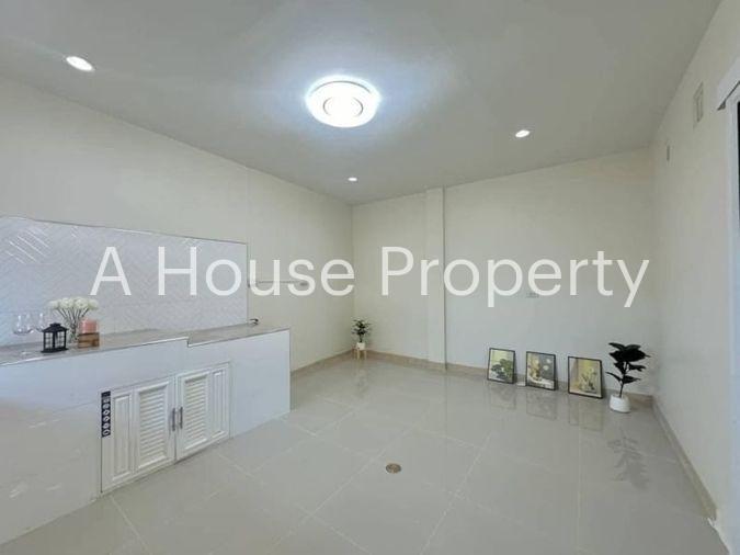 รูป บ้านแฝดมือสอง รีโนเวทใหม่ โซนเก้ากิโล ศรีราชา ชลบุรี - รูปที่ 12/17
