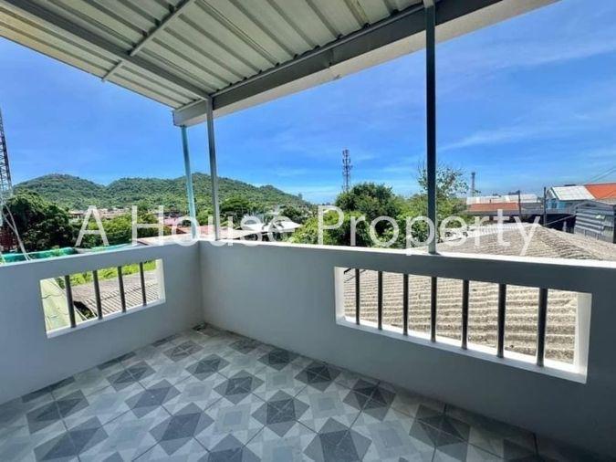 รูป บ้านแฝดมือสอง รีโนเวทใหม่ โซนเก้ากิโล ศรีราชา ชลบุรี - รูปที่ 14/17