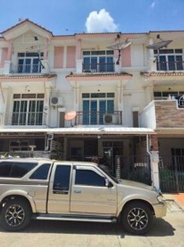 รูป ขายทาวน์โฮม Baan Aroonpat Village (บ้านอรุณพัฒน์)    ตั้งอยู่บน ถนนสาธุประดิษฐ์ เขตยานนาวา กรุงเทพฯ 10120 - รูปที่ 1/23