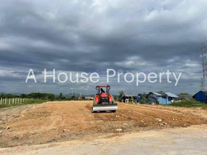 picture Nine kilometers of land for sale, Sriracha, beautiful plot, mountain view, next to public road. - 2/7