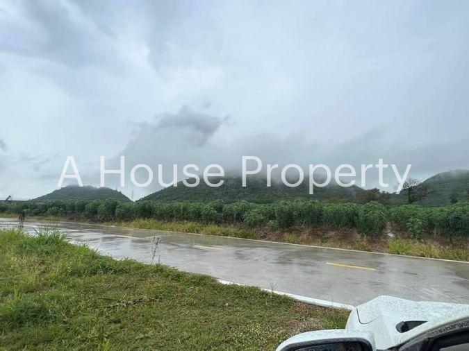 picture Nine kilometers of land for sale, Sriracha, beautiful plot, mountain view, next to public road. - 4/7