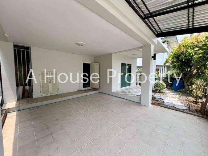 picture 2nd hand detached house, The Tree Village, Nong Kham, Sriracha, Chonburi. - 2/12