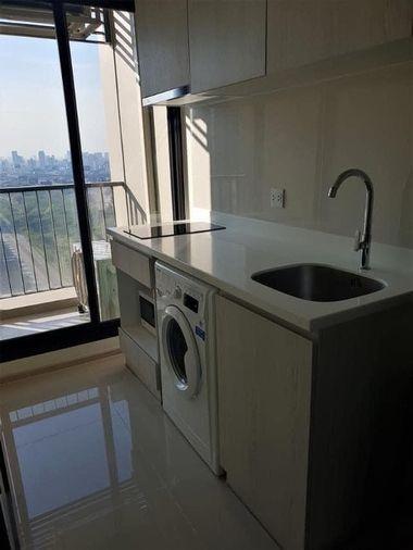 picture For rent 📍 Life Asoke 📍 near MRT Phetchaburi, complete with furniture and electrical appliances. - 6/8