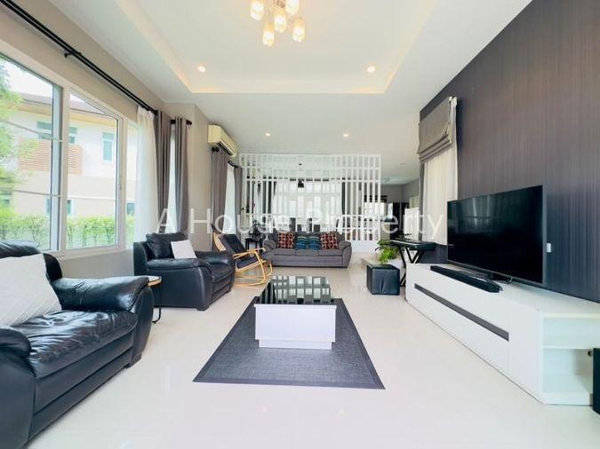picture 2-story Sriracha detached house, The Boulevard Project, Sriracha, Chonburi. - 4/19