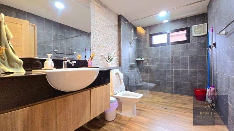 รูป บ้านพูลวิลล่าหรู พร้อมอยู่ โครงการ บ้านพัทยา 5 ห้วยใหญ่ - รูปที่ 11/24