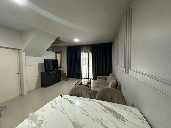picture Pet friendly house for rent Baan Klang Muang Sri Nakarin-On Nut, Soi Onnut 70/1 (Rt-01) - 4/31