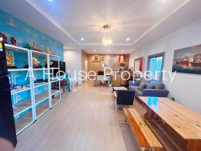 picture Second-hand townhome, Naga Village Project, Mueang, Chonburi. - 2/15