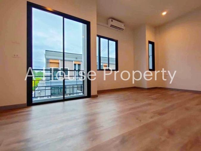 picture Second-hand townhome, Naga Village Project, Mueang, Chonburi. - 6/15