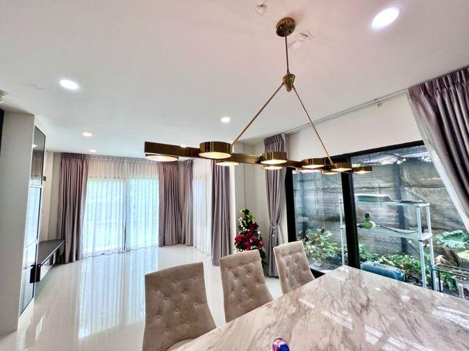 รูป ขายด่วน‼️บ้านเดี่ยว The City ราชพฤกษ์ - ปิ่นเกล้า ขนาด 67.5 วา พื้นที่ใช้สอยประมาณ 300 ตรม. 4 นอน | 3 น้ำ ต่อเติมตกแต่งบิวอินทั้งหลัง - รูปที่ 9/28