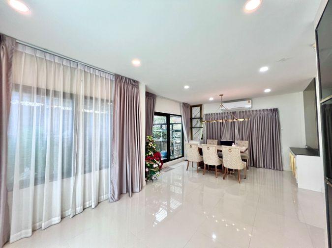 รูป ขายด่วน‼️บ้านเดี่ยว The City ราชพฤกษ์ - ปิ่นเกล้า ขนาด 67.5 วา พื้นที่ใช้สอยประมาณ 300 ตรม. 4 นอน | 3 น้ำ ต่อเติมตกแต่งบิวอินทั้งหลัง - รูปที่ 7/28