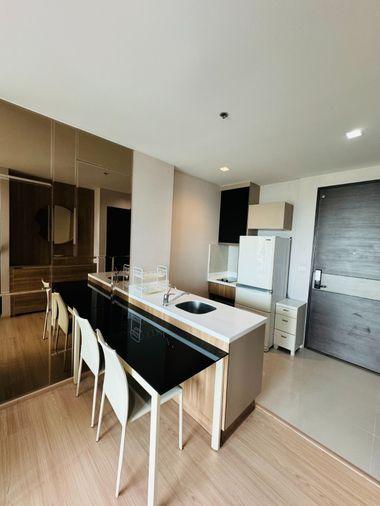 รูป Rhythm Sathorn | ให้เช่า 1 ห้องนอนชั้นสูง ตกแต่งตามมาตรฐานโครงการ เห็นวิวแม่น้ำ ห้องนั่งเล่นใหญ่มีพื้นที่นั่งทำงาน - รูปที่ 4/11