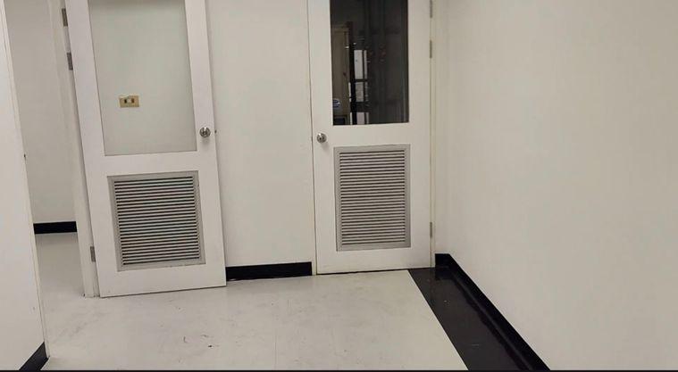 picture Phayathai Plaza office       size 136 sqm  Near Fire exit - 5/6