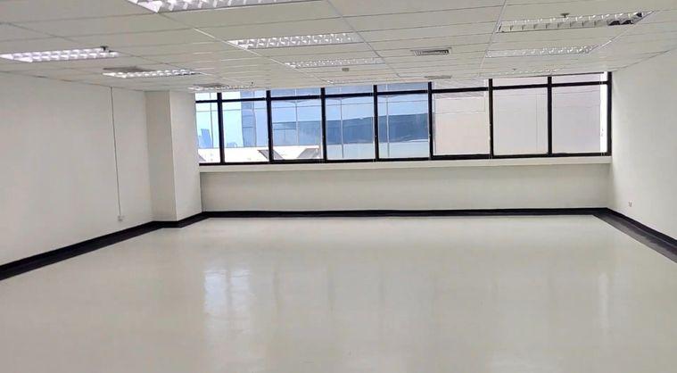 picture Phayathai Plaza office       size 136 sqm  Near Fire exit - 3/6