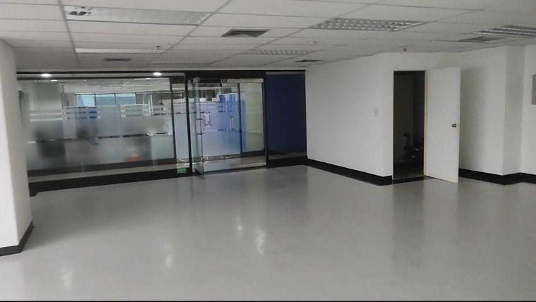 picture Phayathai Plaza near BTS Phaya Thai and Airport Link Ratchathewi.     Size 167 sq m - 9/11