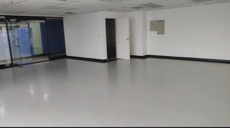 picture Phayathai Plaza near BTS Phaya Thai and Airport Link Ratchathewi.     Size 167 sq m - 5/11