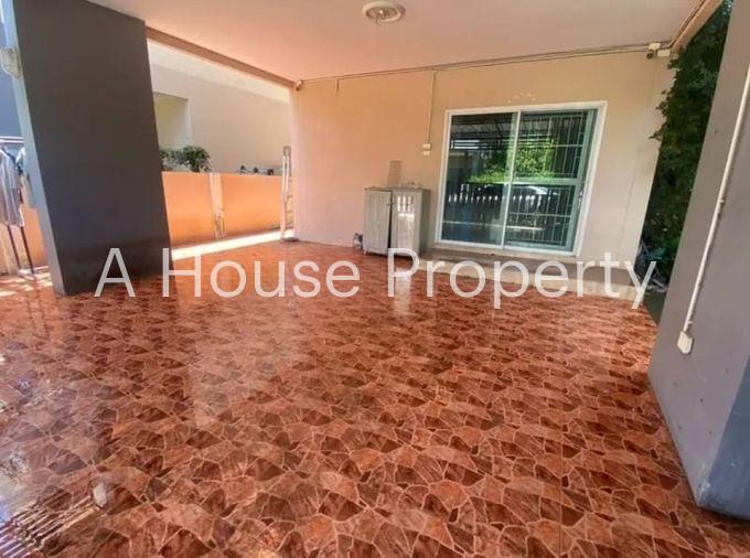 picture Second-hand semi-detached house, Bang Phra, Manirin Village Project, Bang Phra, Chonburi - 3/19
