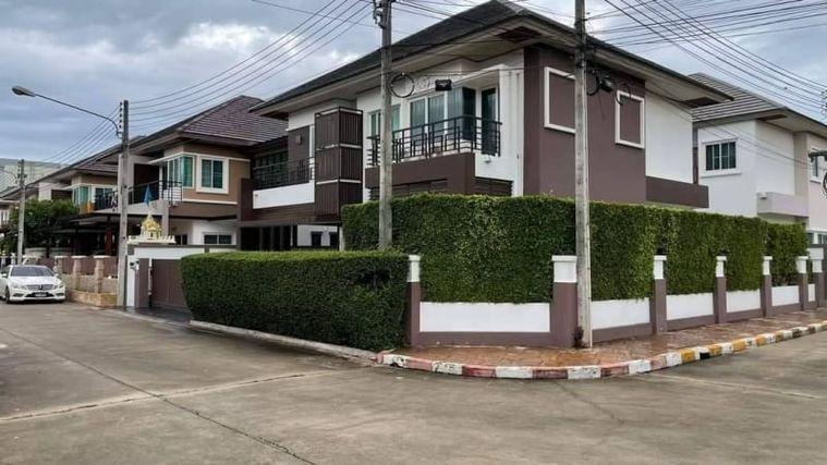 picture Beautiful second-hand house, Coco Park Sukhumvit-Rong Po project, Chonburi - 1/12
